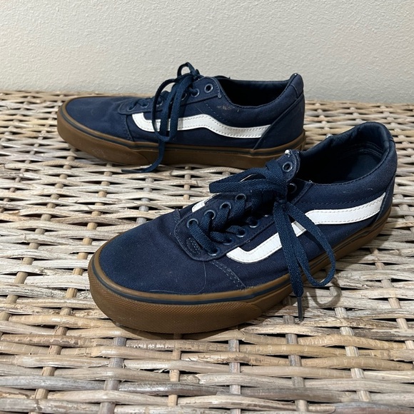 Vans Blue and White Sneakers Classic Skate Style, Gum Soul, men’s size 7, EUC - Picture 5 of 7